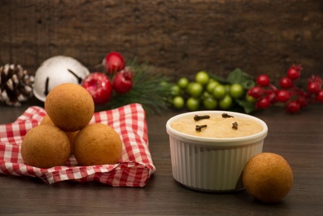 Buñuelos & Natilla